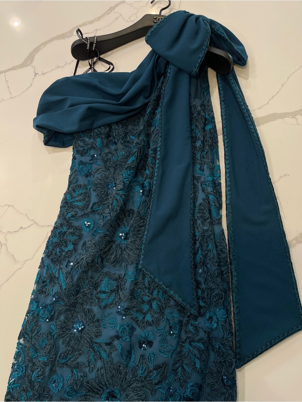 NEW Tadashi Shoji Beaded Floral One-Shoulder Gown In Cerulean Dress Size 10 - Picture 4 of 13